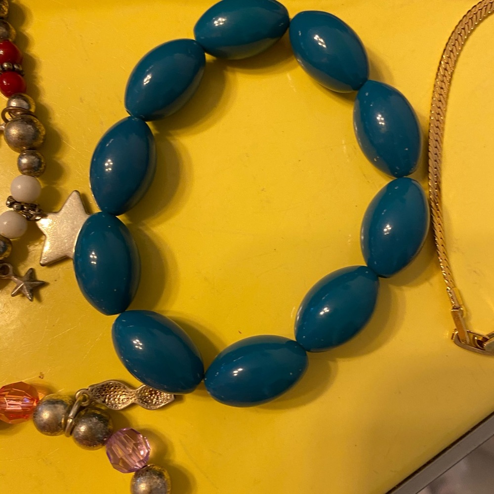Ten bracelets including thin bangle set. - Picture 8 of 11